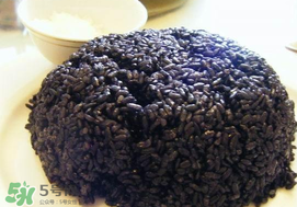 乌米饭是黑米吗,乌米饭和黑米饭的区别 乌米饭是黑米吗,乌米饭和黑米饭的区别