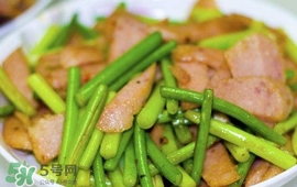 蒜薹跟什么炒,炒蒜苔放什么调料