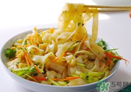 凉皮的制作方法和配方,凉皮是用什么做的?