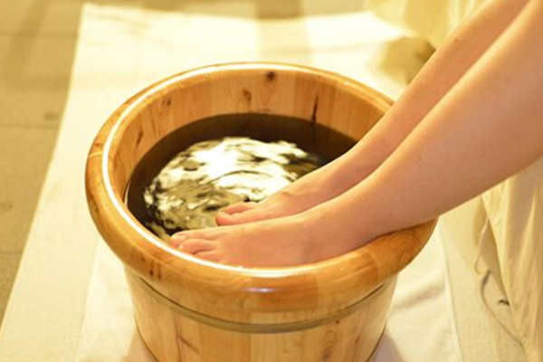 生姜泡脚可以驱寒吗(生姜泡脚可以驱寒吗)