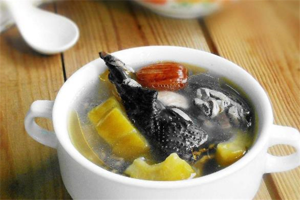 乌鸡汤用什么锅炖比较好,乌鸡和什么炖汤好