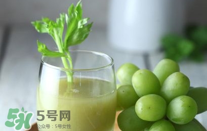 芹菜汁怎么喝才能达到减肥的效果,芹菜加什么榨汁最减肥 芹菜汁怎么喝才能达到减肥的效果,芹菜加什么榨汁最减肥