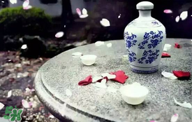 桃花醉是什么酒,桃花醉是什么酒,容易醉不