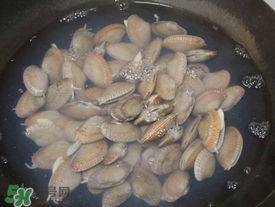 花甲不开口能吃吗,花甲吃了发不发