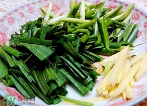 川菜蒜苗回锅肉正宗做法,川味蒜苗回锅肉的做法窍门 川菜蒜苗回锅肉正宗做法,川味蒜苗回锅肉的做法窍门