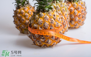 菠萝和花甲能一起吃吗,花甲能跟菠菜一起吃吗