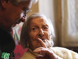 生吃鸡蛋健康吗,常吃生鸡蛋