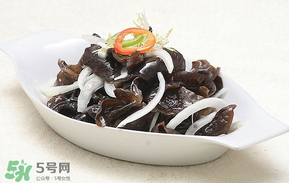 洋葱和木耳能一起吃吗?,洋葱和木耳能一起吃吗视频