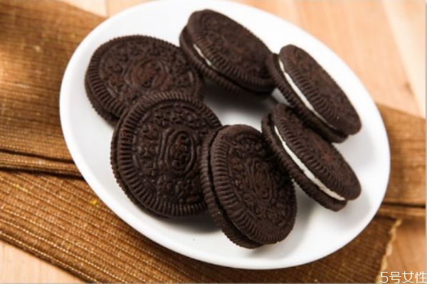 奥利奥饼干的主要成分,奥利奥属于什么饼干