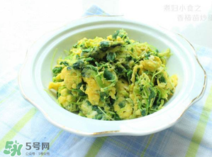 香椿可以和鸡蛋一起炒着吃吗?,香椿炒鸡蛋的功效和禁忌