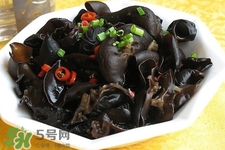 产后吃木耳影响下奶吗,哺乳期吃木耳回奶吗