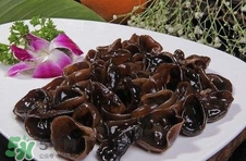 木耳用水泡了之后就直接可以吃吗,木耳用开水泡了可以直接吃吗