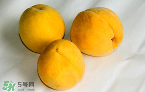 黄桃不能和什么一起吃?,黄桃不能和什么一起吃会食物中毒