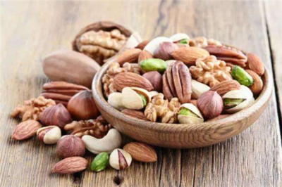 老年人适合吃什么坚果,老年人吃哪些坚果好 老年人适合吃什么坚果,老年人吃哪些坚果好