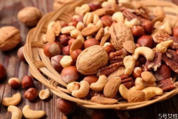 儿童中暑一般的症状有什么呢(小孩中暑有什么症状) 儿童中暑一般的症状有什么呢(小孩中暑有什么症状)