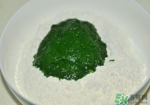 菠菜汁和面怎么取汁,菠菜汁和面怎么取汁不变色