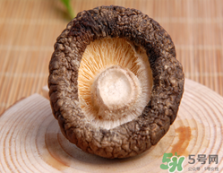 干蘑菇需要焯水吗,香菇是干的好还是新鲜的好吃