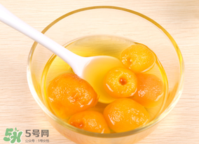 枇杷和蜂蜜能一起吃吗,枇杷和蜂蜜能一起煮水喝吗