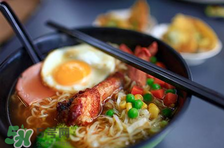 吃泡面可以瘦吗,如果天天吃泡面会怎么样 吃泡面可以瘦吗,如果天天吃泡面会怎么样