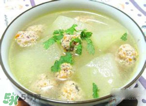 冬瓜汤冬瓜要去皮吗,冬瓜排骨汤冬瓜要去皮吗