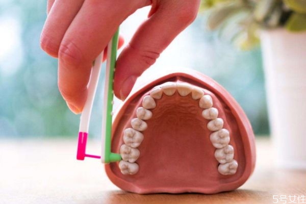 牙缝变大应该怎么办呢(牙缝变大,怎么办)