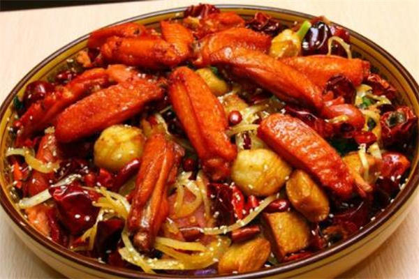 香锅鸡翅的做法,鸡翅香锅的家常做法