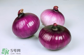 洋葱中间发黄可以吃吗,洋葱中间是黄的可以吃吗