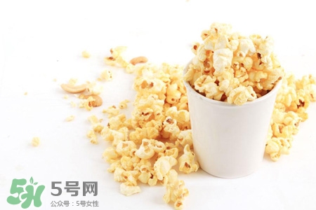 微波爆米花可以用烤箱吗,微波炉爆米花可以用烤箱吗