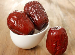 干红枣发黑能吃吗,干红枣发黑了还能吃吗