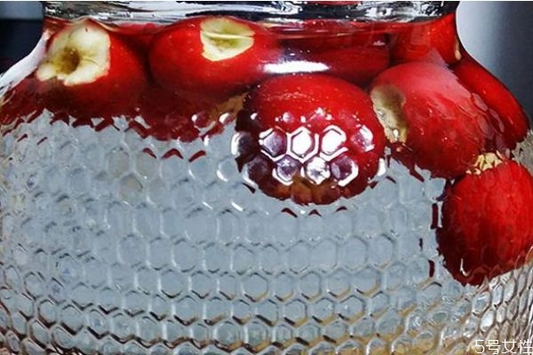 孕期肠炎的症状有什么呢(孕期肠炎的症状有哪些)