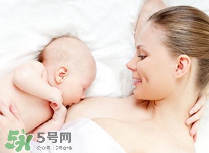 宝宝吃奶睡觉怎么办(宝宝奶睡的解决办法)