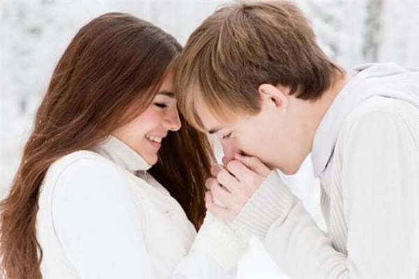 手指冰凉要做什么(手指冰凉是怎么回事啊)