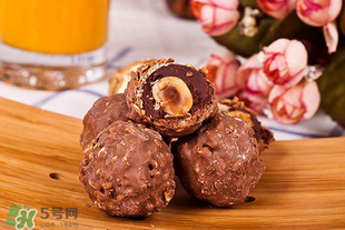 费列罗和金莎的关系,费列罗和金莎费列罗的关系