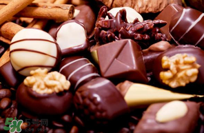 巧克力豆酸奶,伊利巧克力牛奶