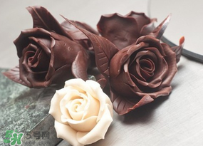 夏天巧克力融化了还能吃吗,巧克力融化了还能吃吗?巧克力化了之后再结块能吃吗?