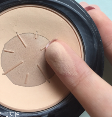 化妆水使用小知识(化妆水,化妆水的正确使用方法)