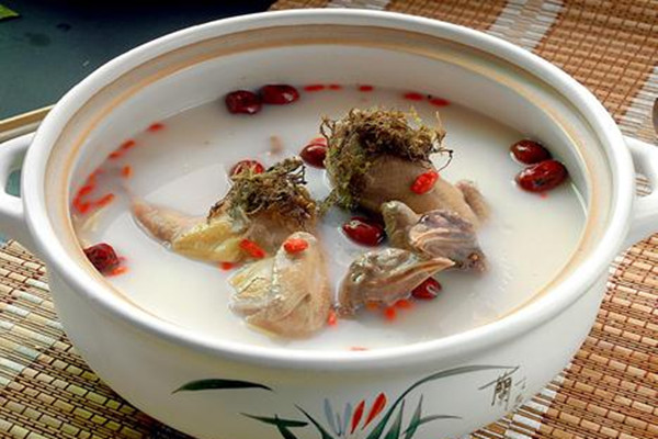 炖鸽子汤要放料酒吗?,煲鸽子汤可以加料酒吗