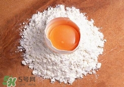 蛋白打发到硬性发泡是什么样,蛋白打到硬性发泡要多久 蛋白打发到硬性发泡是什么样,蛋白打到硬性发泡要多久