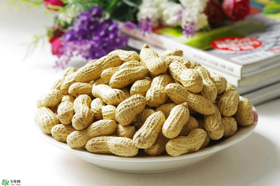 冬天吃花生好吗,冬天吃生花生对身体好吗?