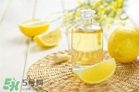 喝柠檬精油有什么功效,柠檬精油能喝吗 喝柠檬精油有什么功效,柠檬精油能喝吗