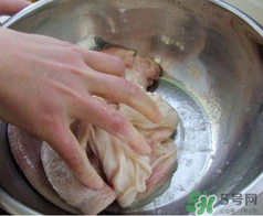 猪肚怎么腌制才会脆嫩,猪肚怎么腌制成腊猪肚