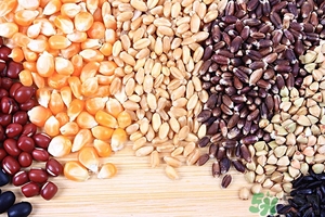 黑米会掉色是不是染色的,黑米掉色严重正常吗