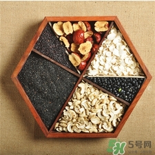 芝麻糊能不能和鸡蛋一起吃,鸡蛋能跟芝麻一起吃吗