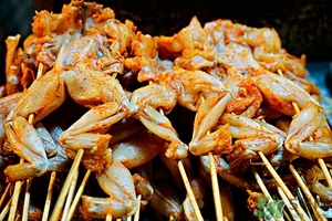 煮熟的牛蛙冷藏能不能隔夜吗,牛蛙放一晚上还能吃吗