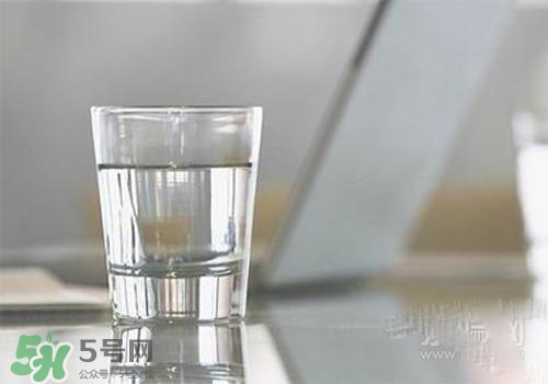 高血压早上可以喝盐水吗,血脂高早上可以喝盐开水吗