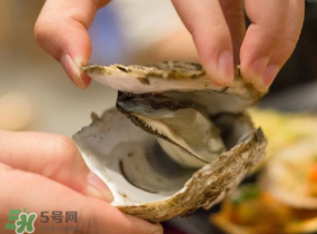 生蚝里面黑色的能吃吗?事实情况是这样的,乳山生蚝里面黑色的能吃吗