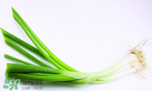 生吃大葱有啥好处,生吃大葱有什么好处?又有什么坏处? 生吃大葱有啥好处,生吃大葱有什么好处?又有什么坏处?