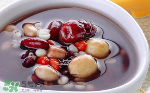 山楂莲子百合粥的功效,感冒可以吃百合莲子粥吗