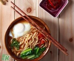 煮面条应该冷水还是热水下锅,面条要冷水下锅还是热水