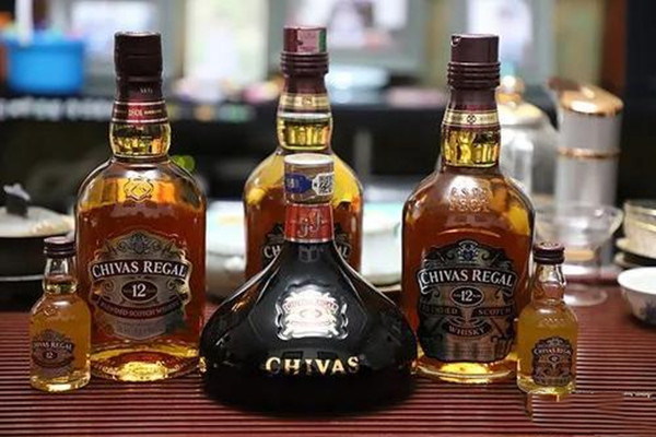 威士忌和芝华士是同一种酒吗,威士忌和芝华士的区别